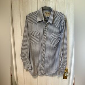 Wrangler Men's Gray and White Striped Shirt